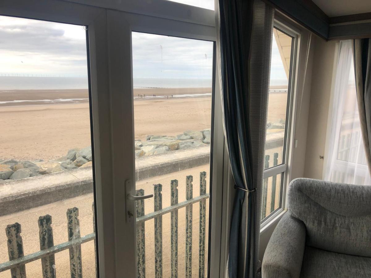 Caravan Hire Golden Sands Sea Front Kinmel Bay Extérieur photo